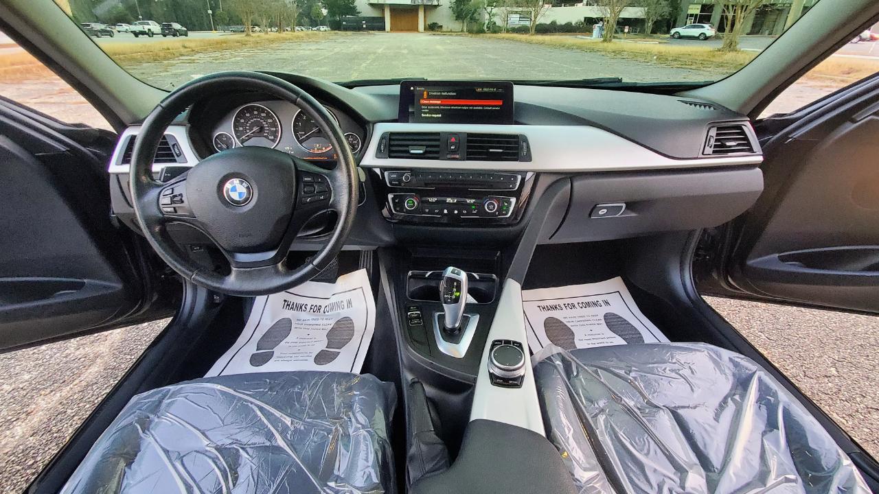 BMW 3-Series 320i Sedan 2018