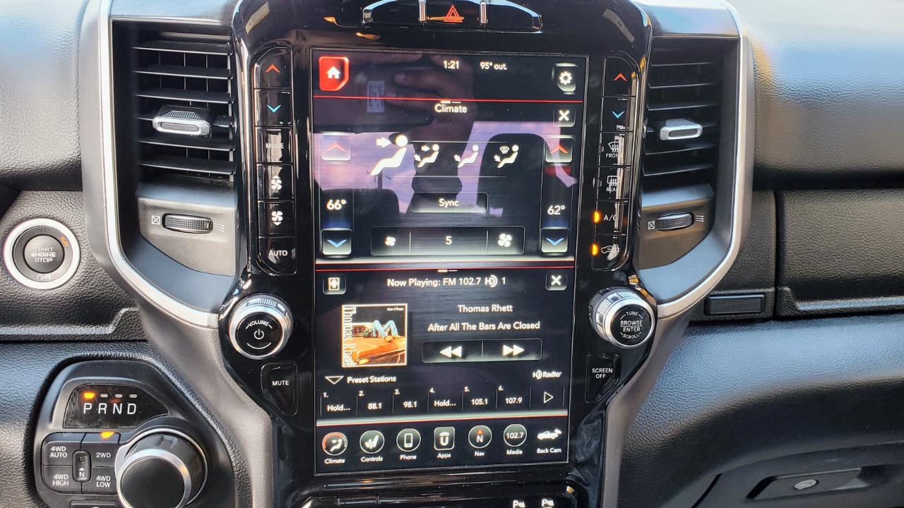 RAM 1500 Big Horn Crew Cab SWB 4WD 2020