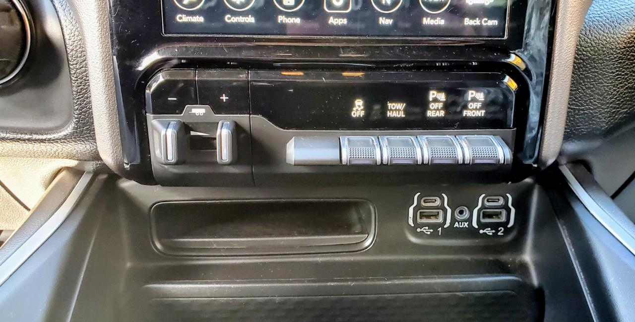 RAM 1500 Big Horn Crew Cab SWB 4WD 2020