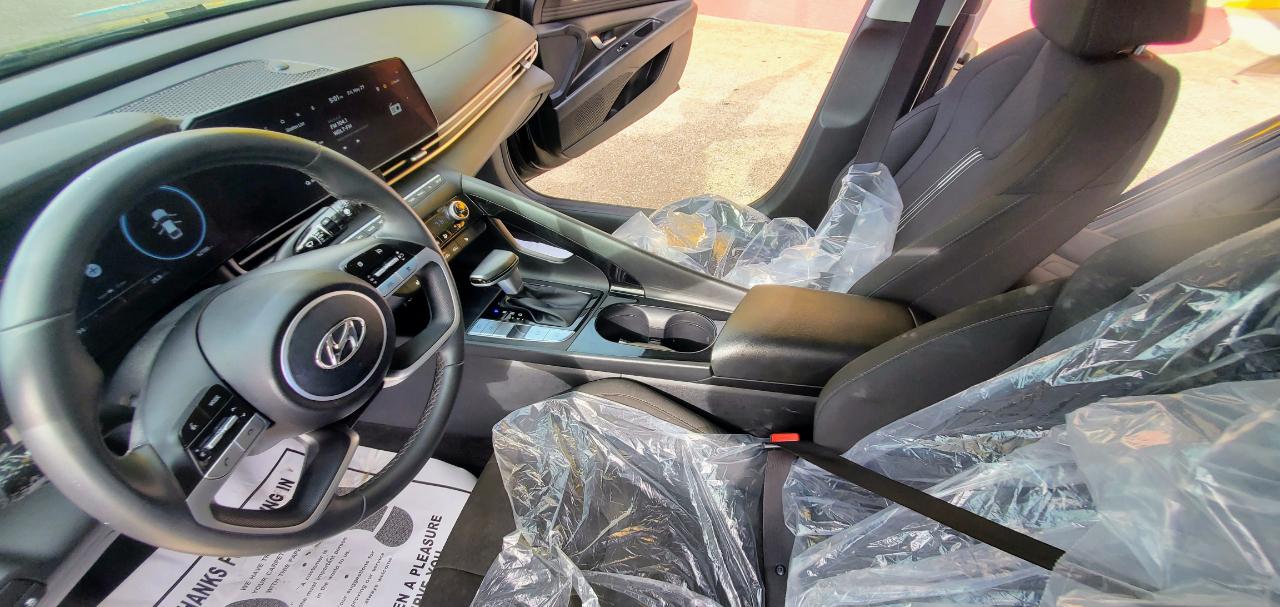 Hyundai Elantra SEL IVT 2023
