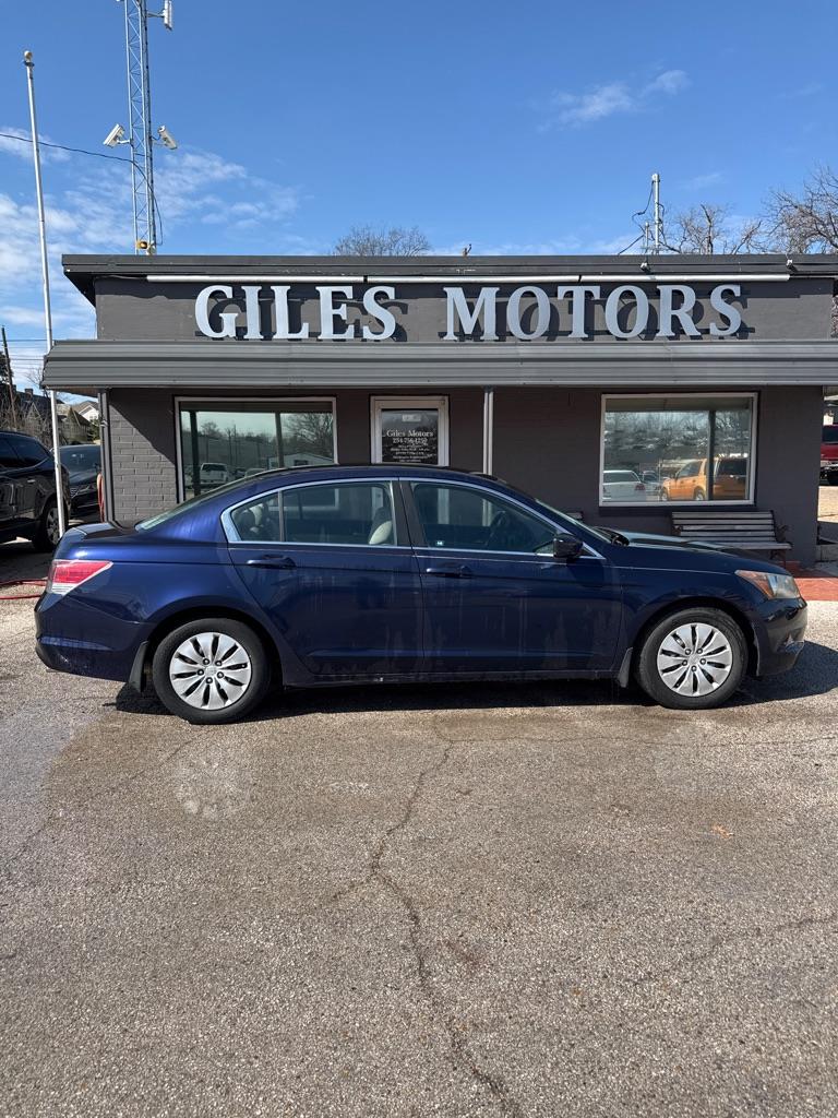 Honda Accord LX sedan AT 2010