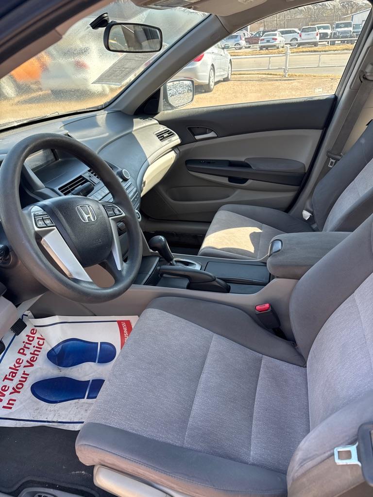 Honda Accord LX sedan AT 2010