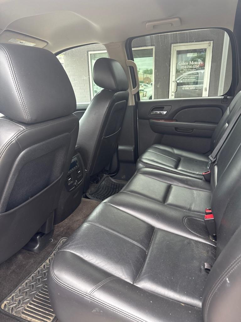 Chevrolet Avalanche LT 2WD 2011