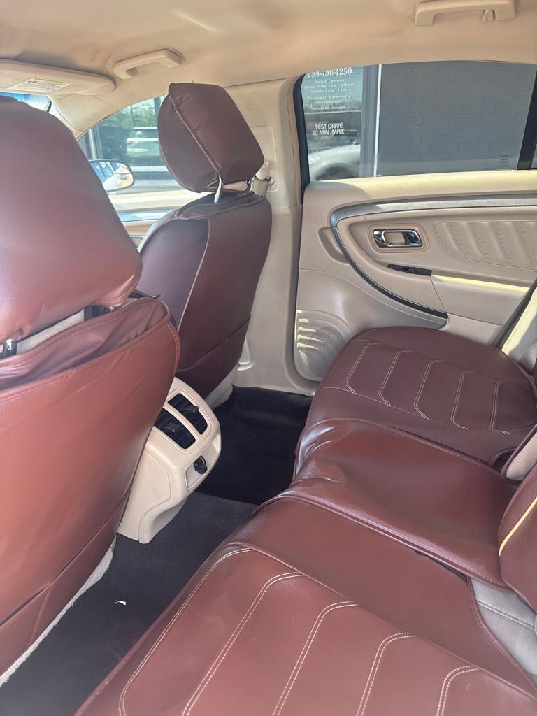 Ford Taurus SE FWD 2014