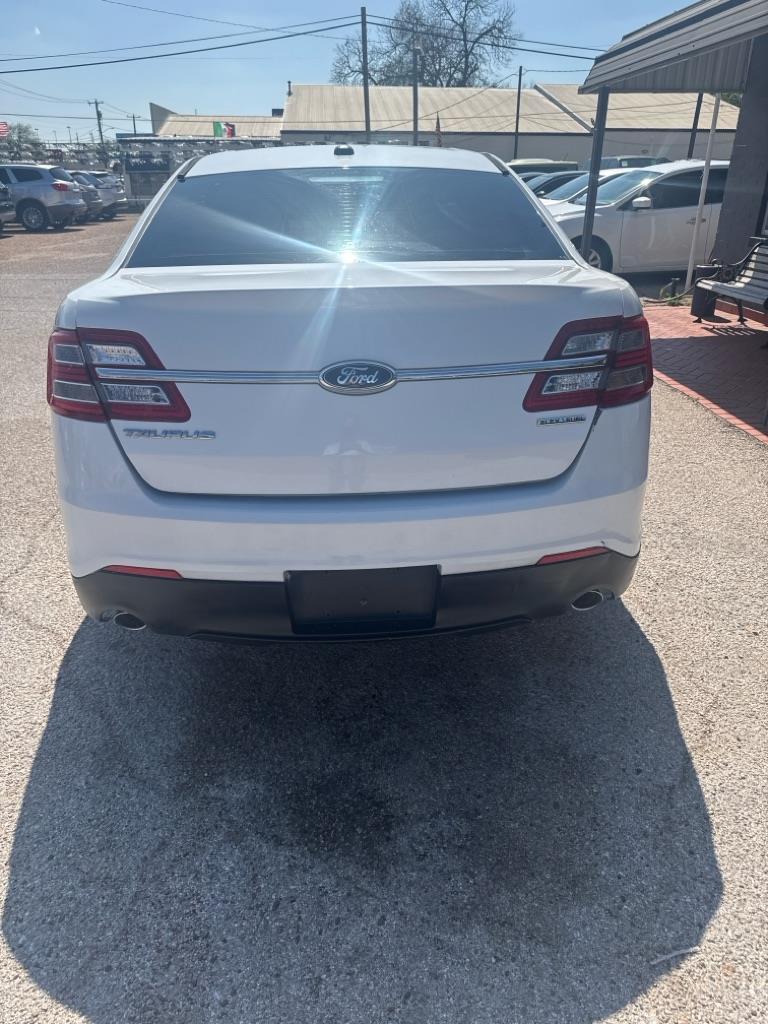 Ford Taurus SE FWD 2014