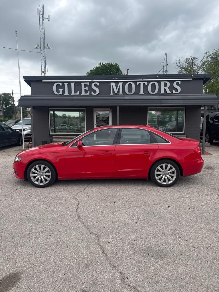 Audi A4 2.0T Sedan quattro Tiptronic 2011