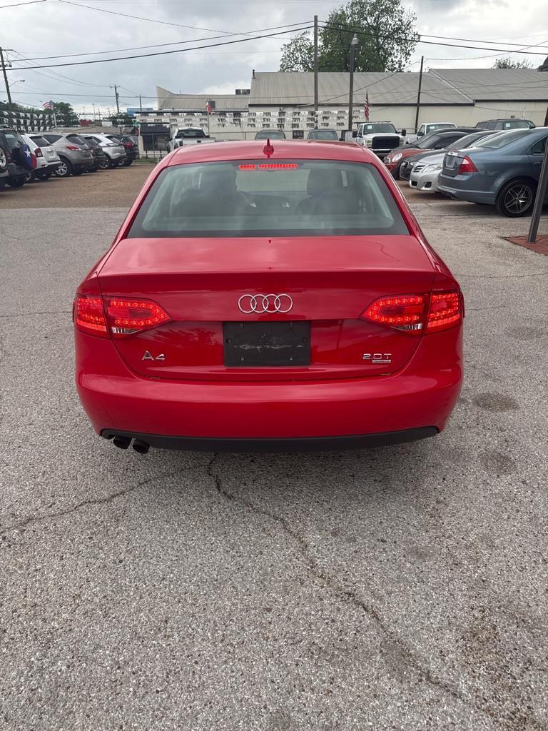 Audi A4 2.0T Sedan quattro Tiptronic 2011