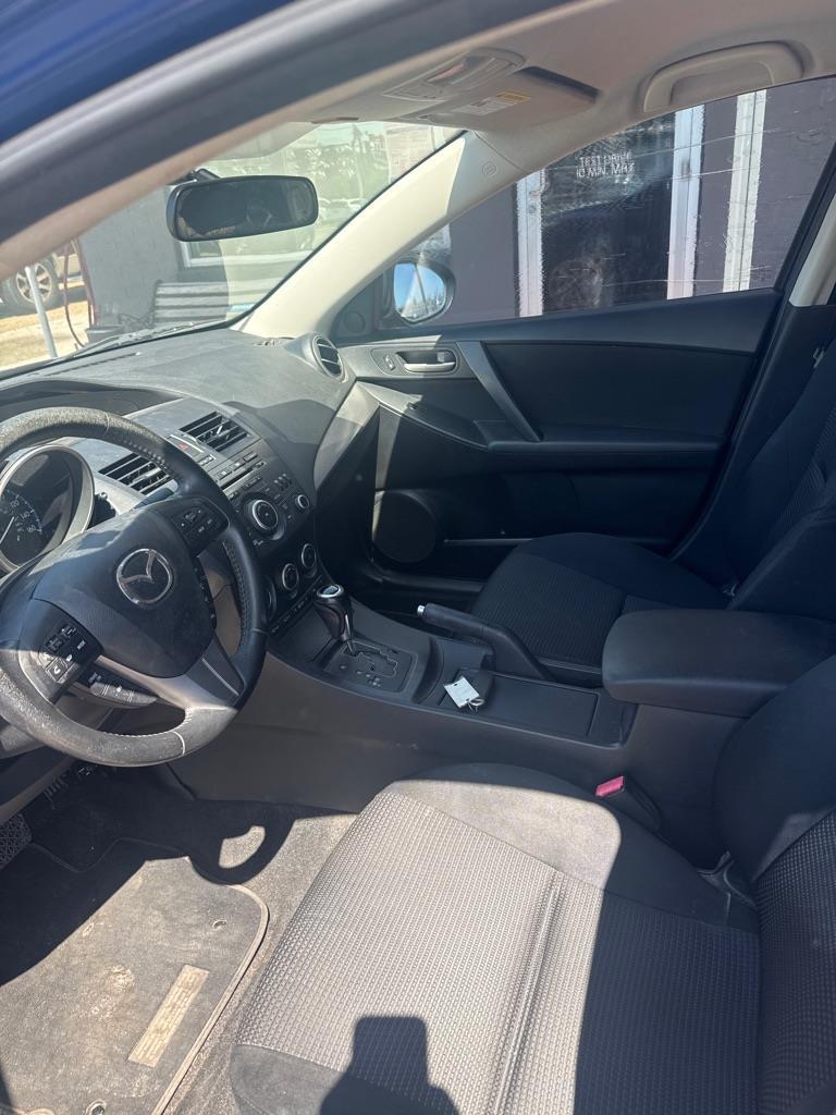 Mazda MAZDA3 i Touring AT 4-Door 2013