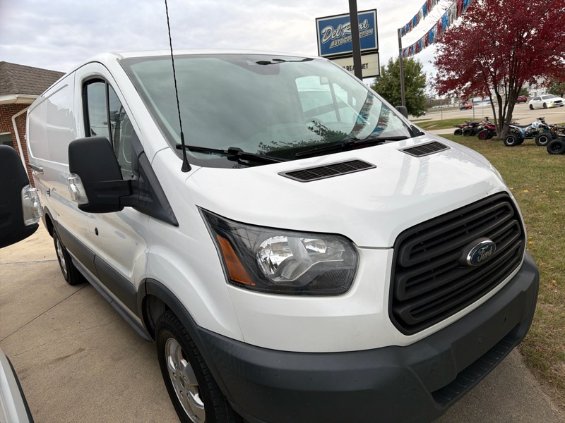Ford Transit 250 Van Low Roof w/Sliding Pass. 130-in. WB 2017 Ford Transit 250 Van Low Roof w/Sliding Pass. 130-in. WB 2017