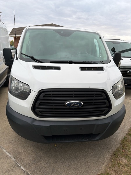 Ford Transit 250 Van Low Roof w/Sliding Pass. 130-in. WB 2017 Ford Transit 250 Van Low Roof w/Sliding Pass. 130-in. WB 2017