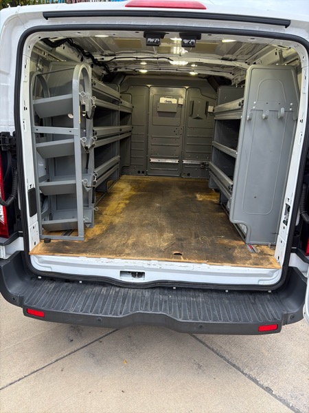 Ford Transit 250 Van Low Roof w/Sliding Pass. 130-in. WB 2017 Ford Transit 250 Van Low Roof w/Sliding Pass. 130-in. WB 2017