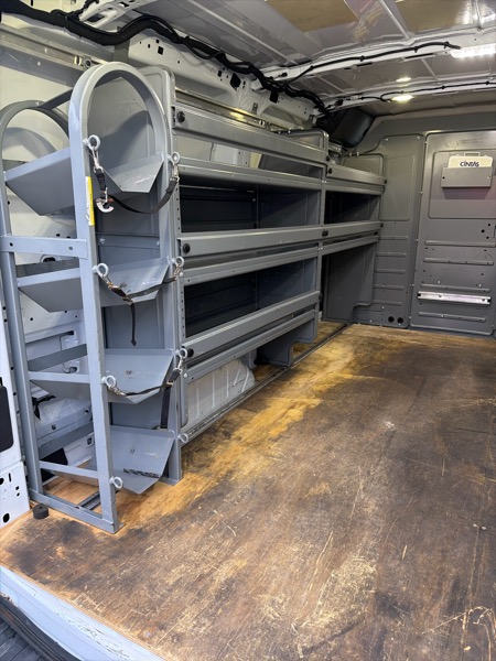 Ford Transit 250 Van Low Roof w/Sliding Pass. 130-in. WB 2017 Ford Transit 250 Van Low Roof w/Sliding Pass. 130-in. WB 2017