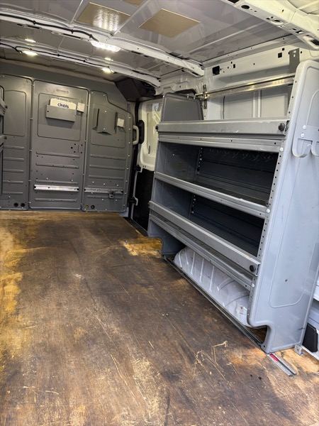 Ford Transit 250 Van Low Roof w/Sliding Pass. 130-in. WB 2017 Ford Transit 250 Van Low Roof w/Sliding Pass. 130-in. WB 2017
