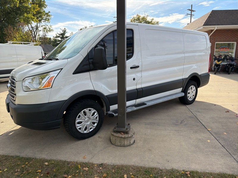 Ford Transit 250 Van Low Roof 60/40 Pass.130-in. WB 2015 Ford Transit 250 Van Low Roof 60/40 Pass.130-in. WB 2015