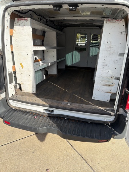 Ford Transit 250 Van Low Roof 60/40 Pass.130-in. WB 2015 Ford Transit 250 Van Low Roof 60/40 Pass.130-in. WB 2015