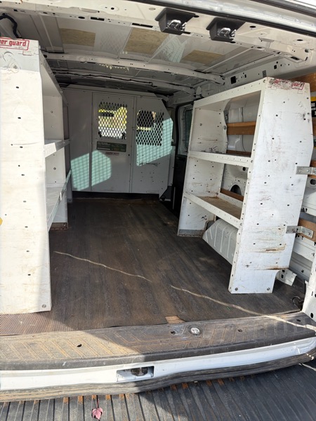 Ford Transit 250 Van Low Roof 60/40 Pass.130-in. WB 2015 Ford Transit 250 Van Low Roof 60/40 Pass.130-in. WB 2015