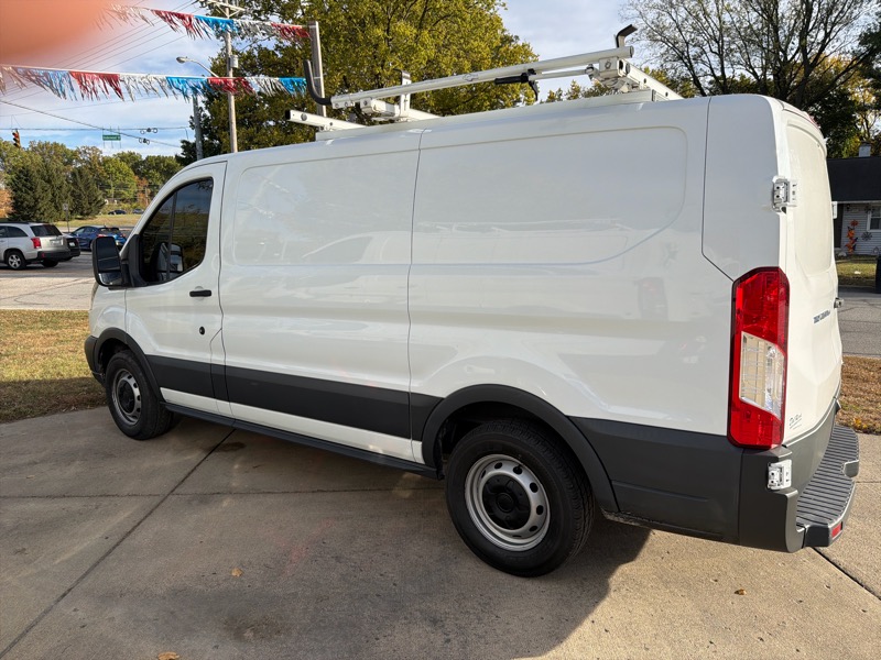 Ford Transit 150 Van Low Roof 60/40 Pass. 130-in. WB 2018 Ford Transit 150 Van Low Roof 60/40 Pass. 130-in. WB 2018