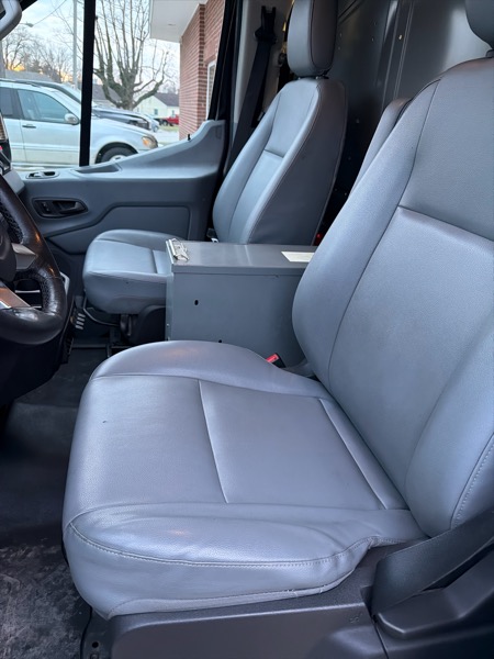 Ford Transit 150 Van Low Roof w/Sliding Pass. 130-in. WB 2017