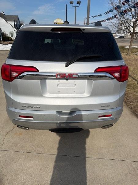 GMC Acadia Denali AWD 2019