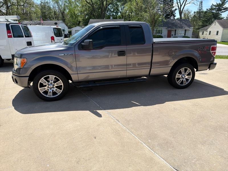 Ford F-150 2WD Reg Cab 126" STX 2014