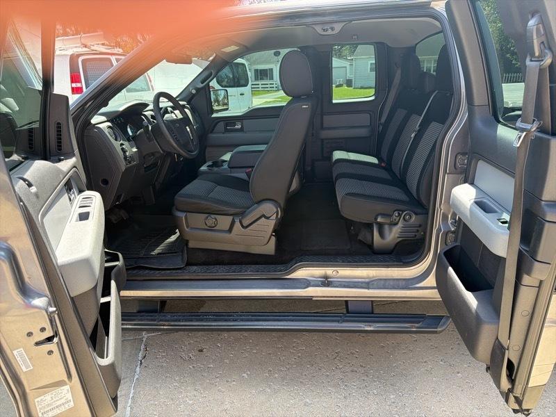 Ford F-150 2WD Reg Cab 126" STX 2014