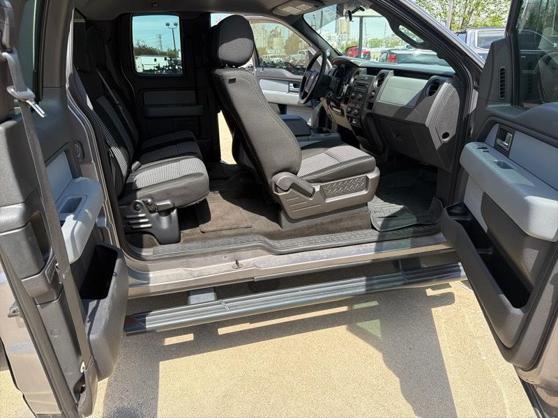 Ford F-150 2WD Reg Cab 126" STX 2014