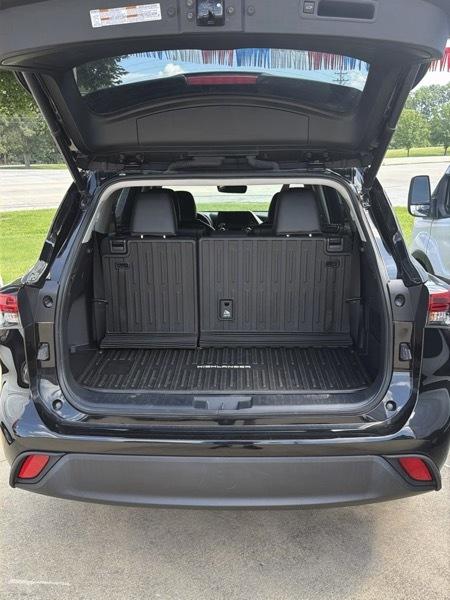 Toyota Highlander XLE 4D SUV AWD 2023