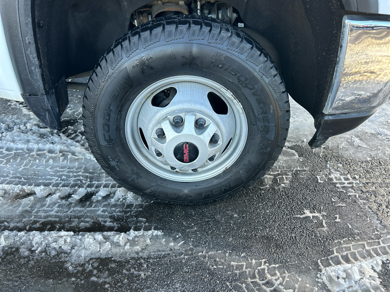 GMC Sierra 3500HD Pro Crew Cab 4WD SB 2022