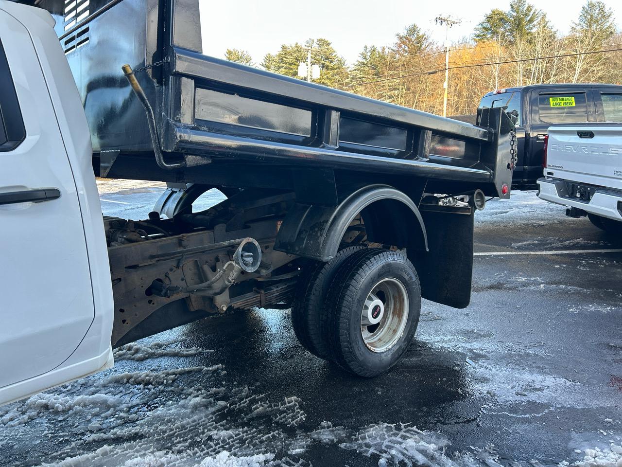 GMC Sierra 3500HD Pro Crew Cab 4WD SB 2022