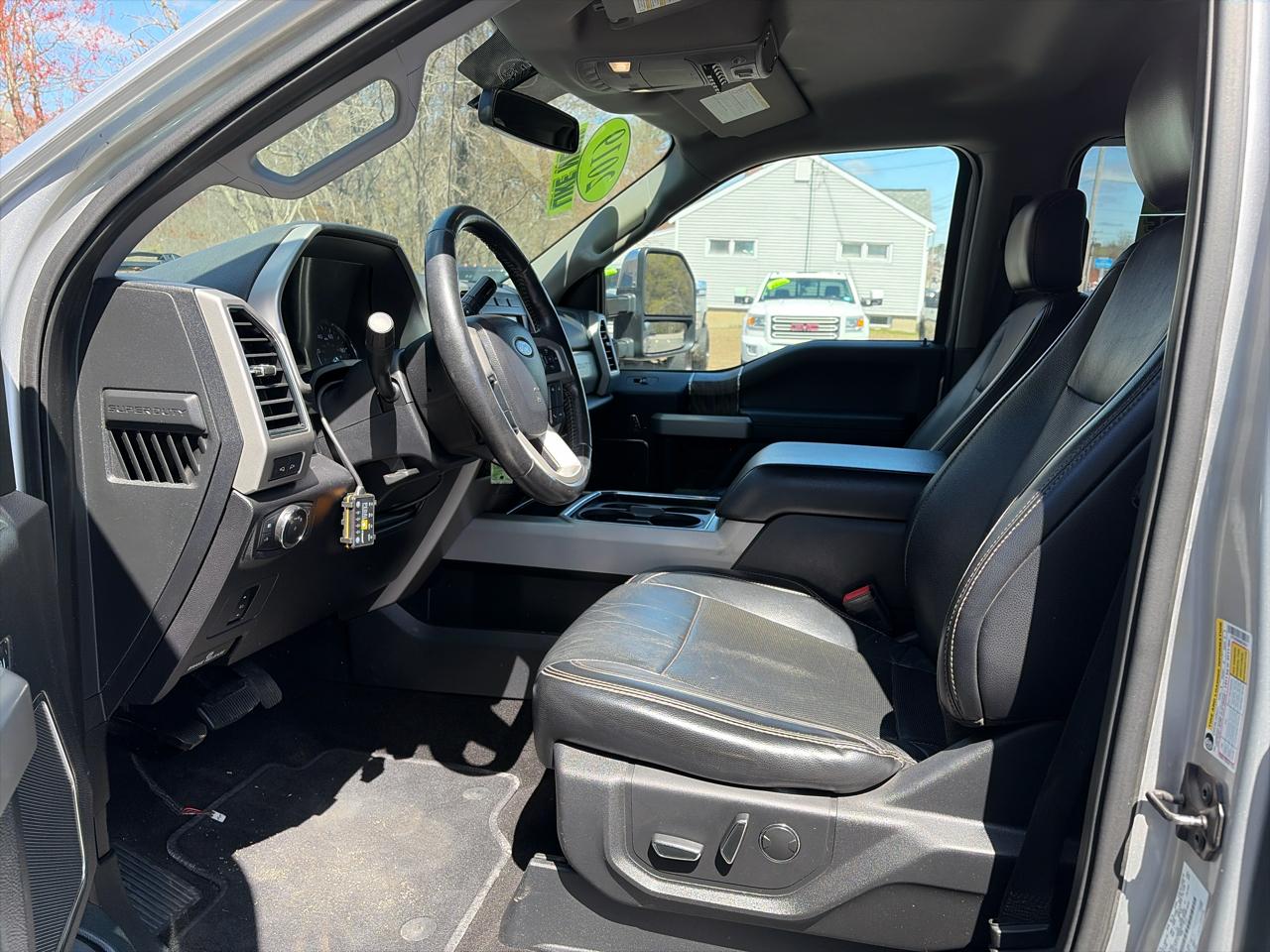 Ford F-250 SD Lariat Crew Cab 4WD 2019