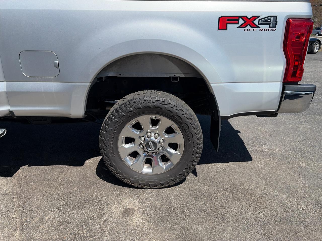 Ford F-250 SD Lariat Crew Cab 4WD 2019