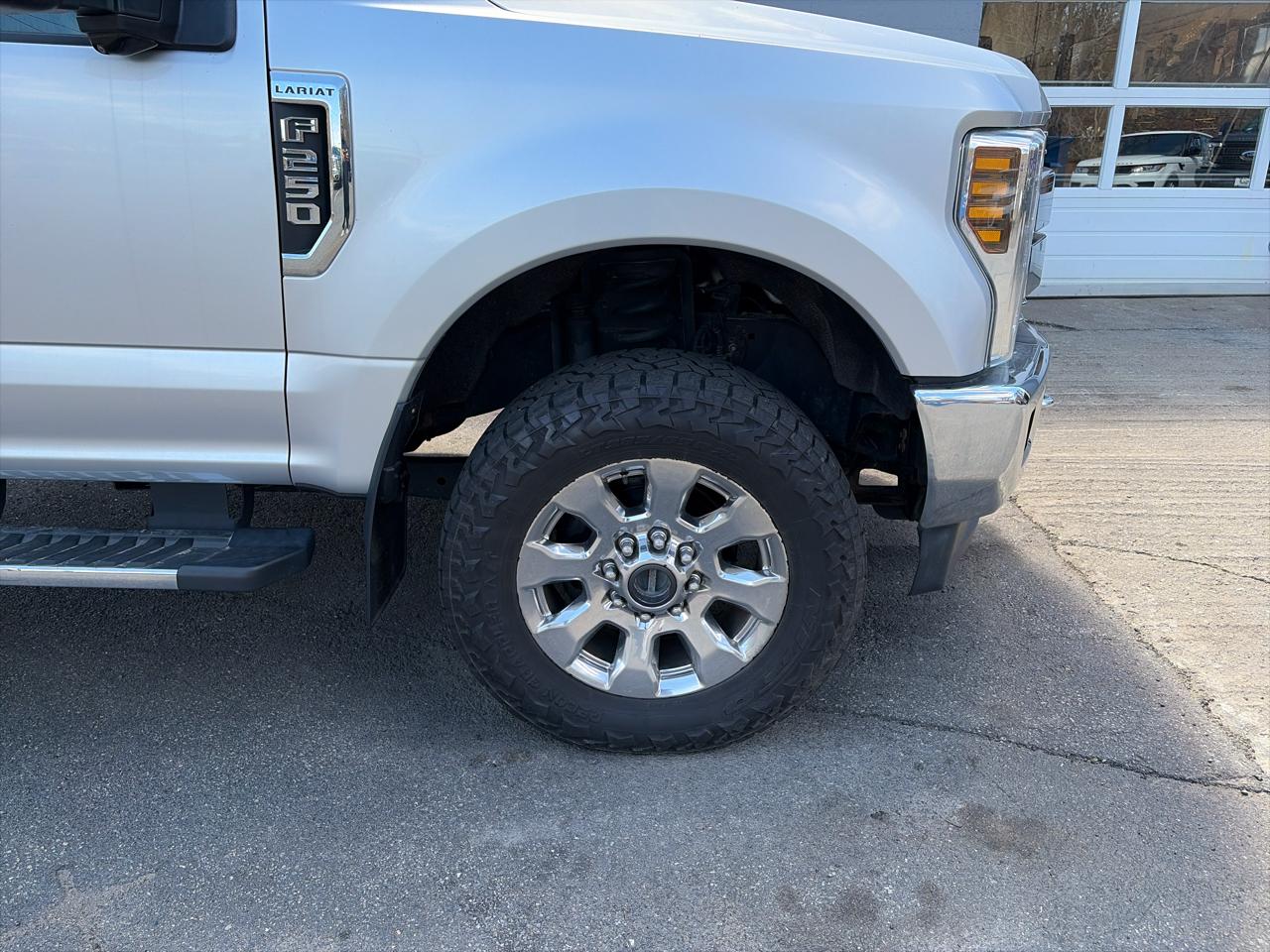Ford F-250 SD Lariat Crew Cab 4WD 2019