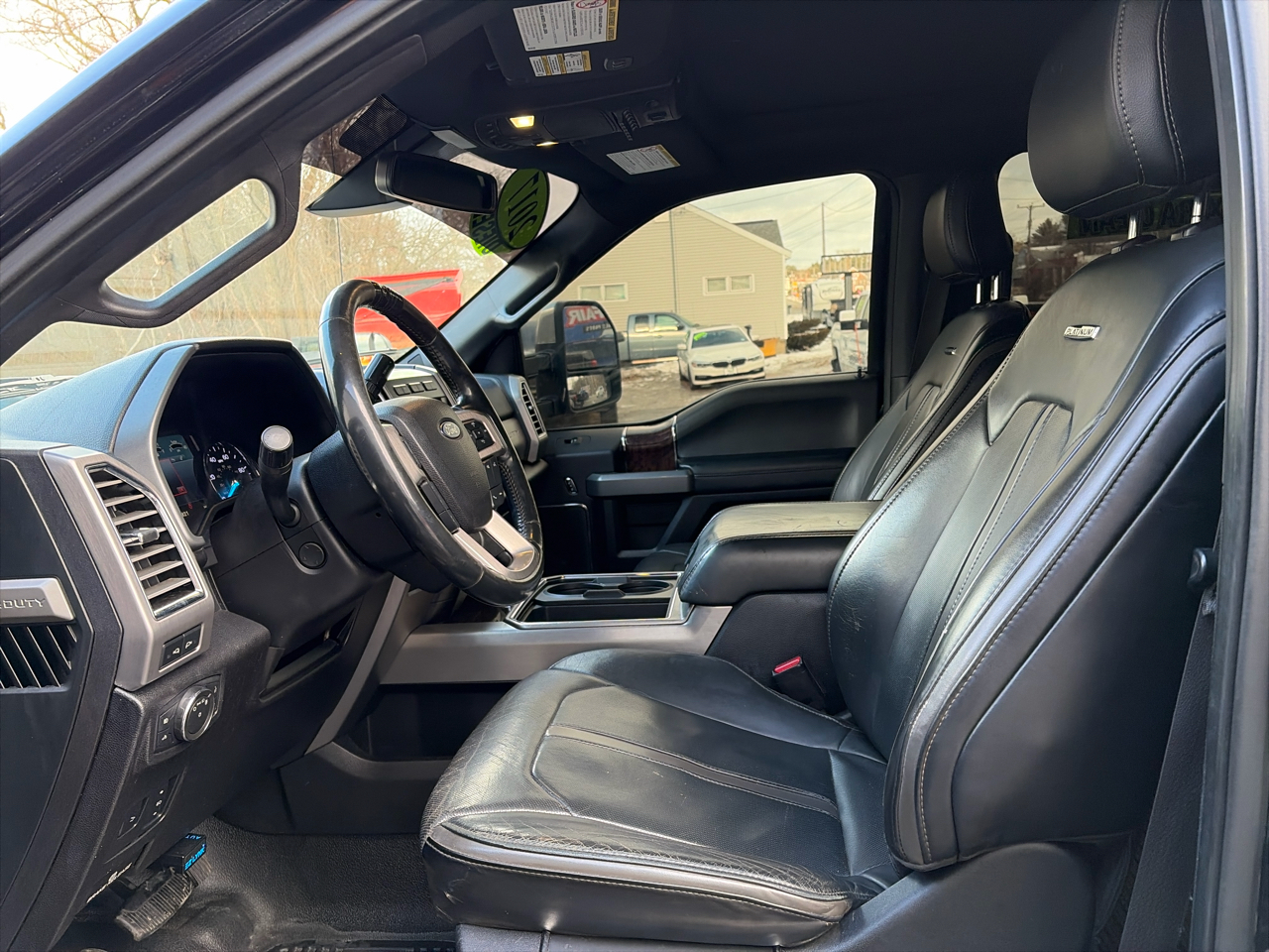 Ford F-450 SD Platinum Crew Cab DRW 4WD 2017