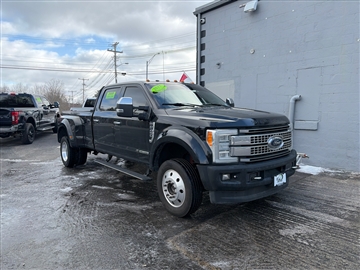 2017 Ford F-450 SD Platinum Crew Cab DRW 4WD