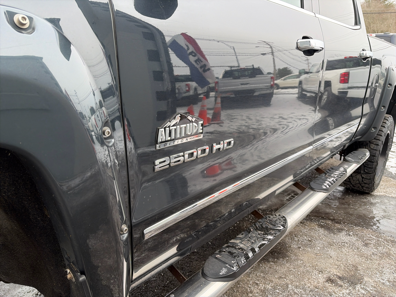 Chevrolet Silverado 2500HD LTZ Crew Cab Short Box 4WD 2017