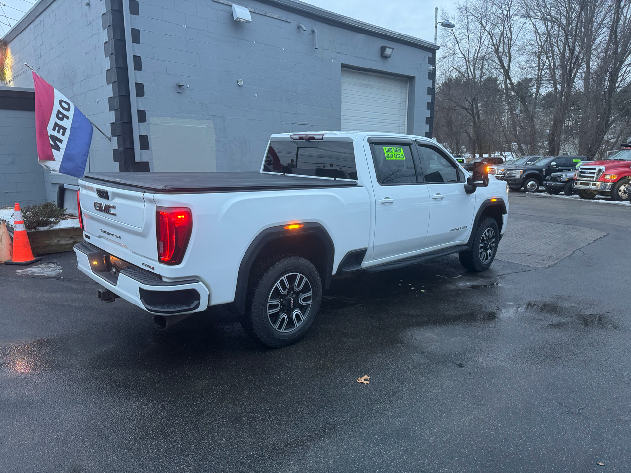 GMC Sierra 2500HD AT4 Crew Cab 4WD 2023