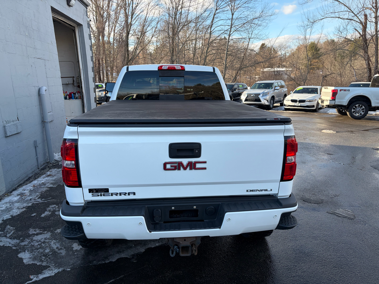 GMC Sierra 2500HD Denali Crew Cab 4WD 2015