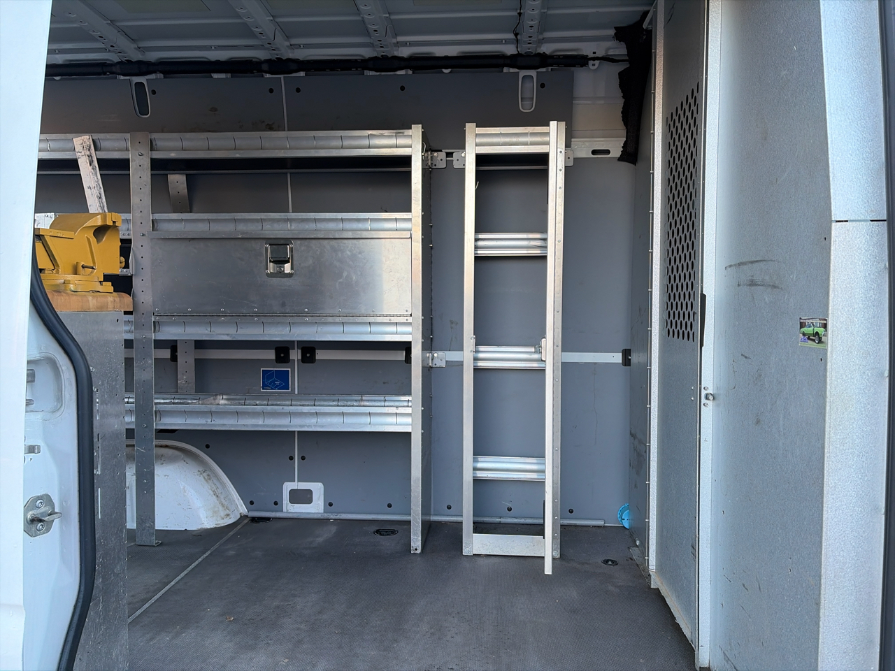 Mercedes-Benz Sprinter 2500 144-in. WB 2017