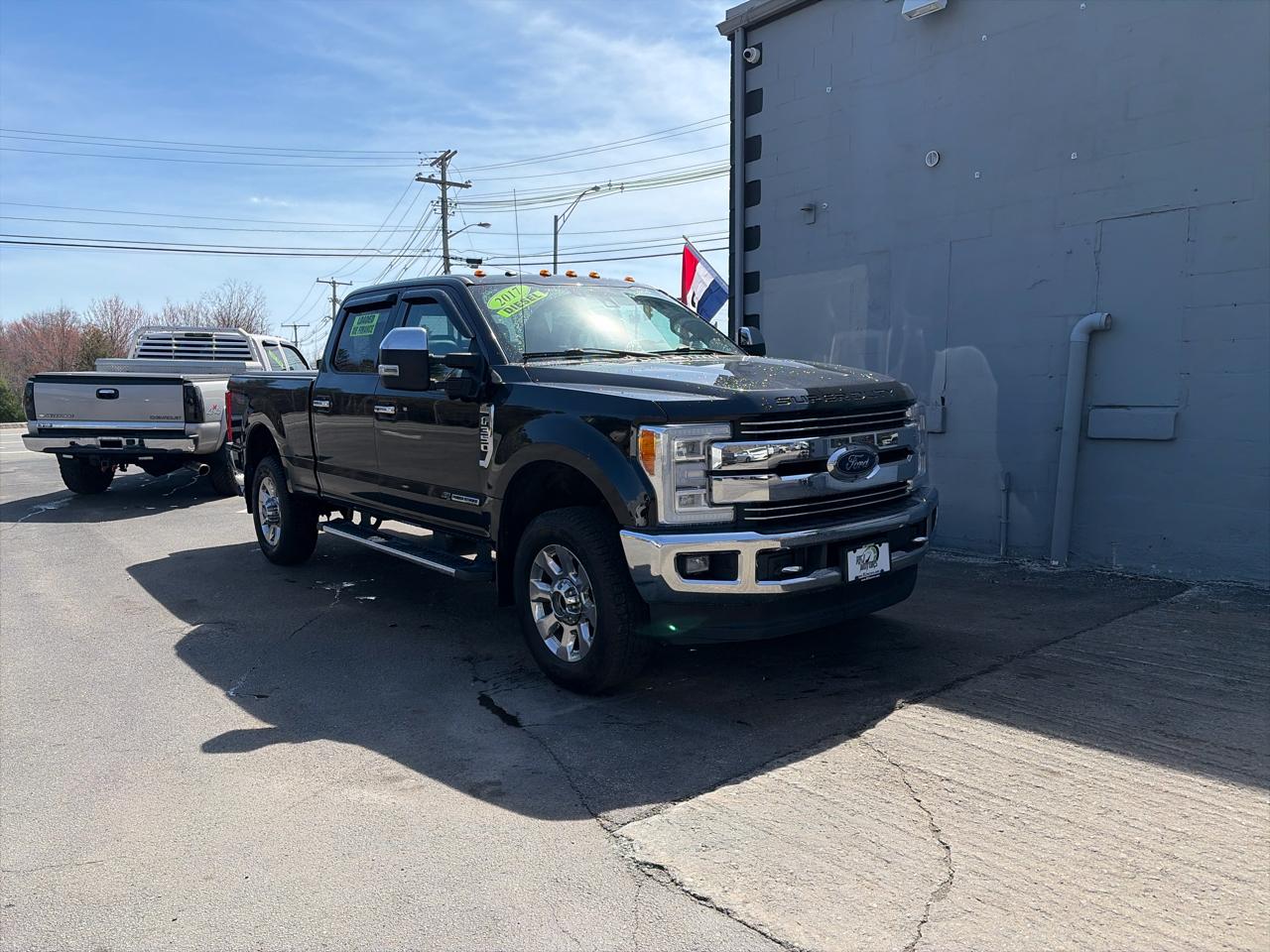 Ford F-350 SD Lariat Crew Cab 4WD 2017