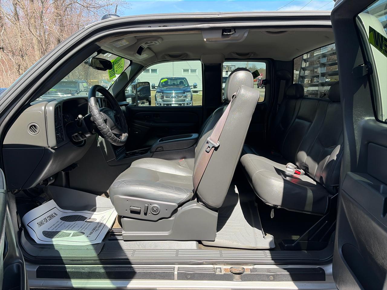 Chevrolet Silverado 2500HD LT Ext. Cab Short Bed 4WD 2005