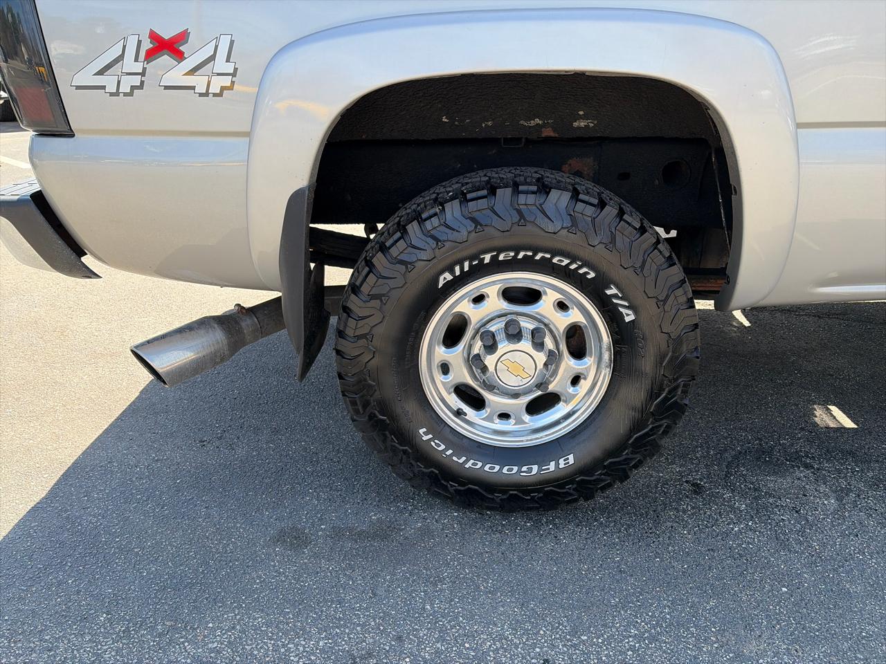 Chevrolet Silverado 2500HD LT Ext. Cab Short Bed 4WD 2005