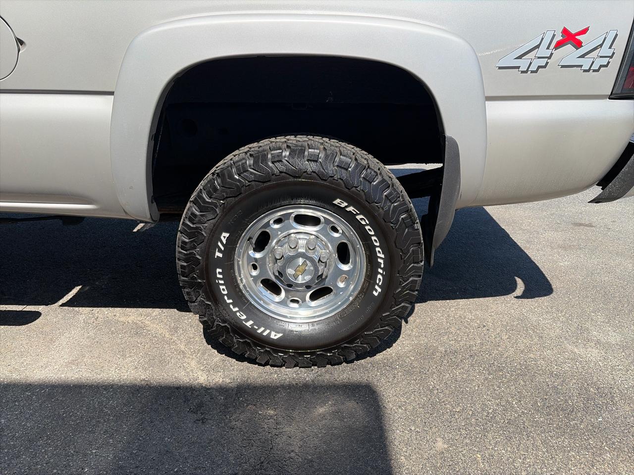 Chevrolet Silverado 2500HD LT Ext. Cab Short Bed 4WD 2005