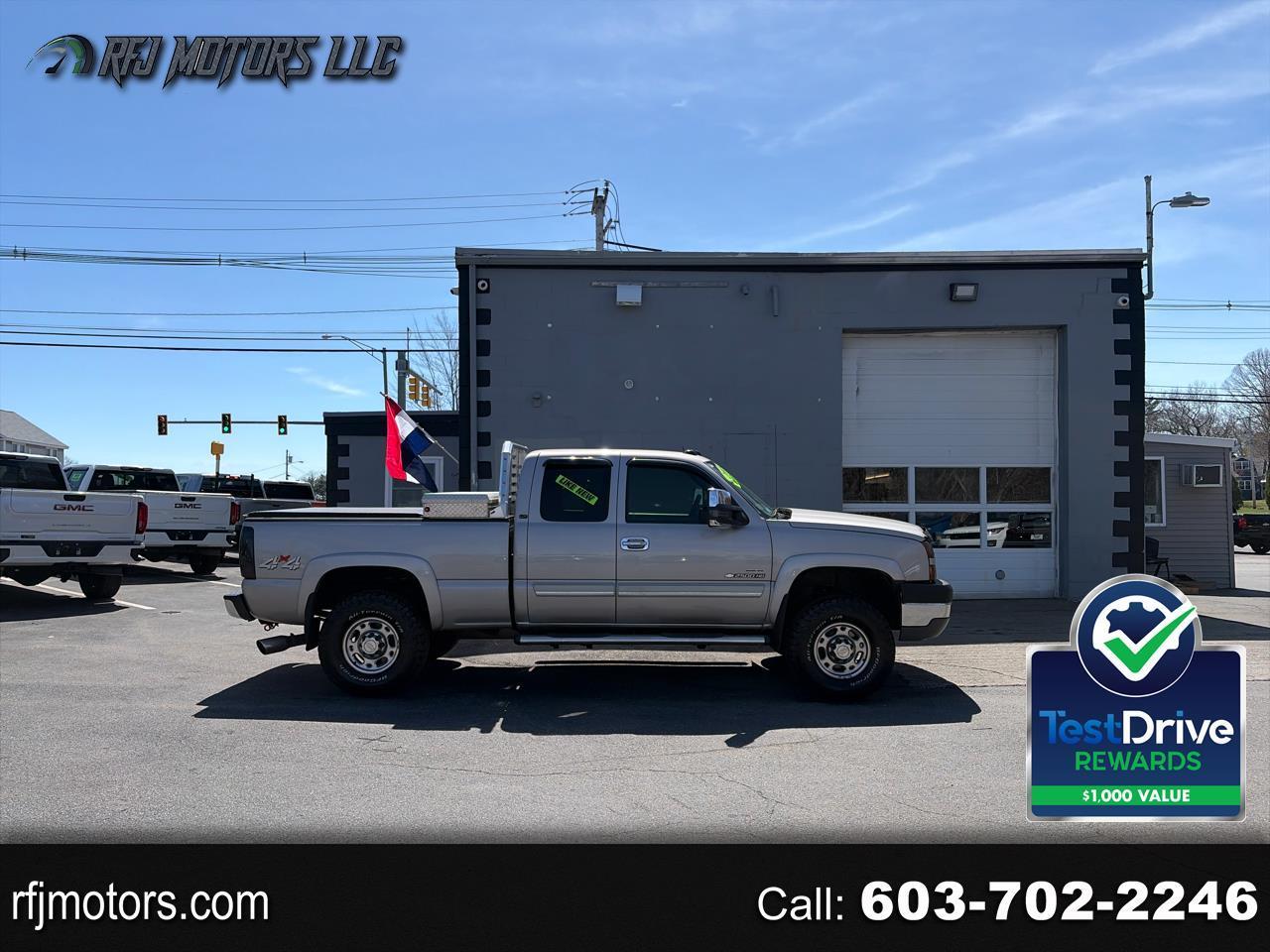 Chevrolet Silverado 2500HD LT Ext. Cab Short Bed 4WD 2005