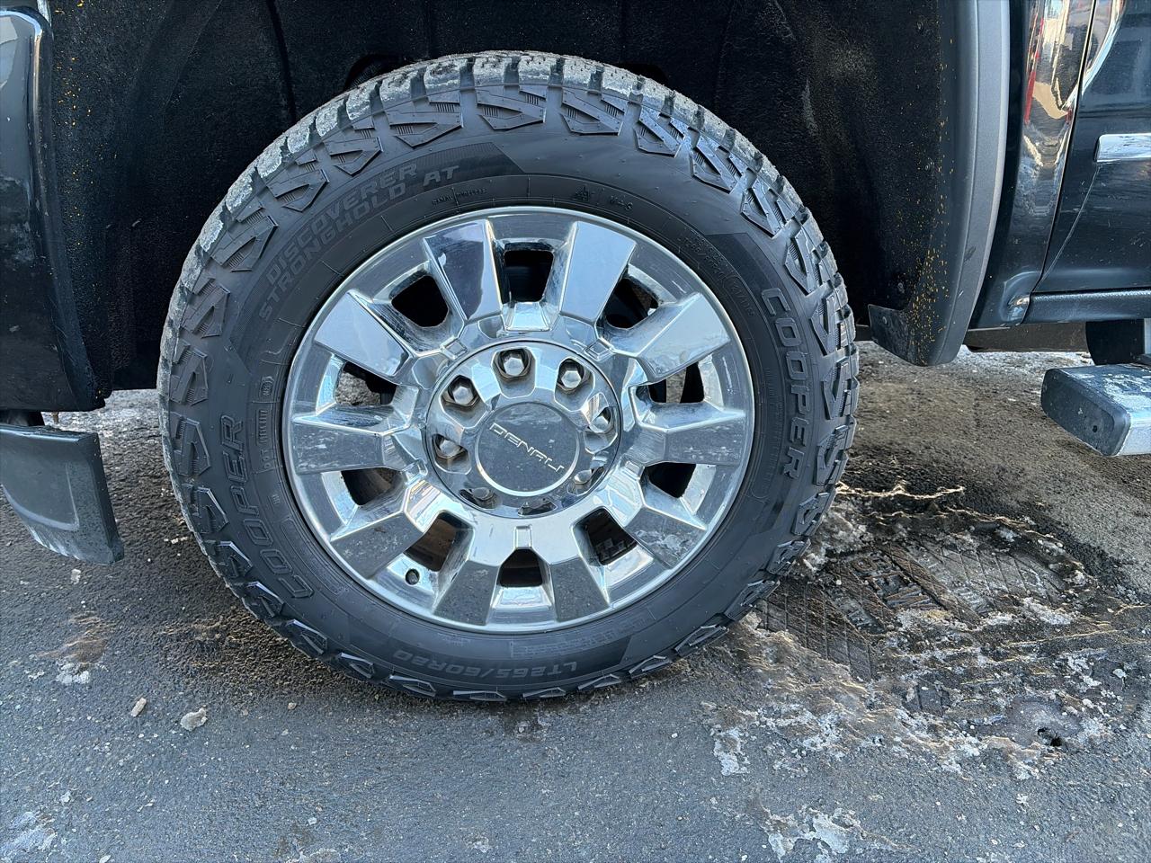 GMC Sierra 2500HD Denali Crew Cab 4WD 2018