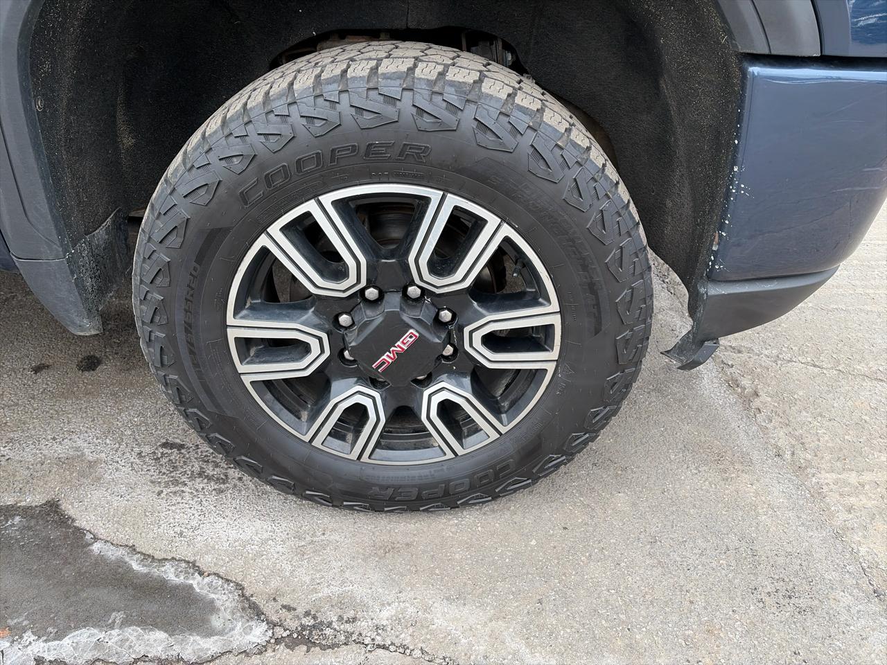 GMC Sierra 2500HD AT4 Crew Cab 4WD 2022