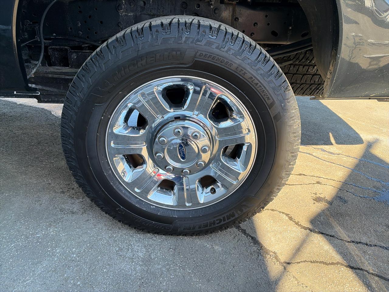 Ford F-250 SD Lariat Crew Cab Short Bed 4WD 2015