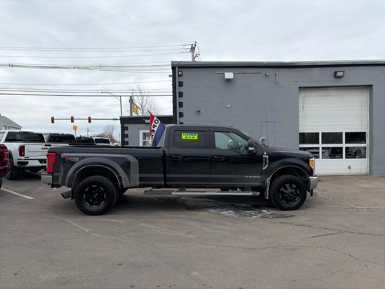 Ford F-350 SD Lariat Crew Cab Long Bed DRW 4WD 2017