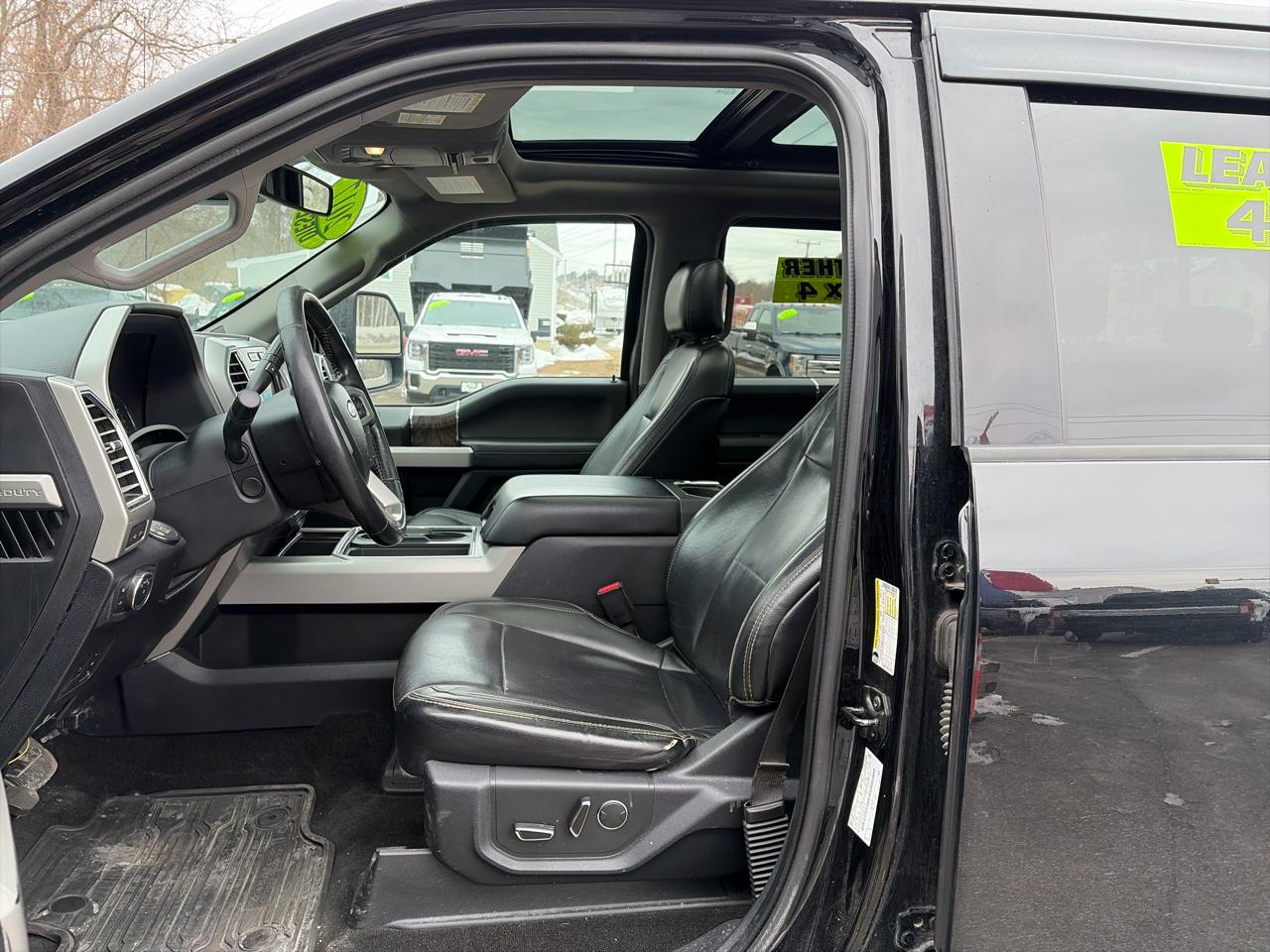 Ford F-350 SD Lariat Crew Cab Long Bed DRW 4WD 2017