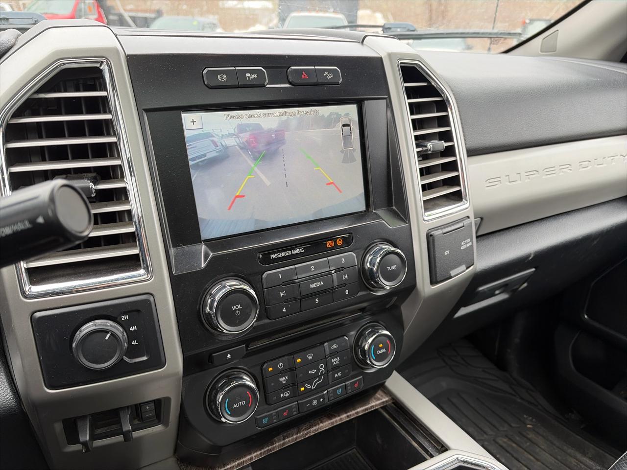 Ford F-350 SD Lariat Crew Cab Long Bed DRW 4WD 2017