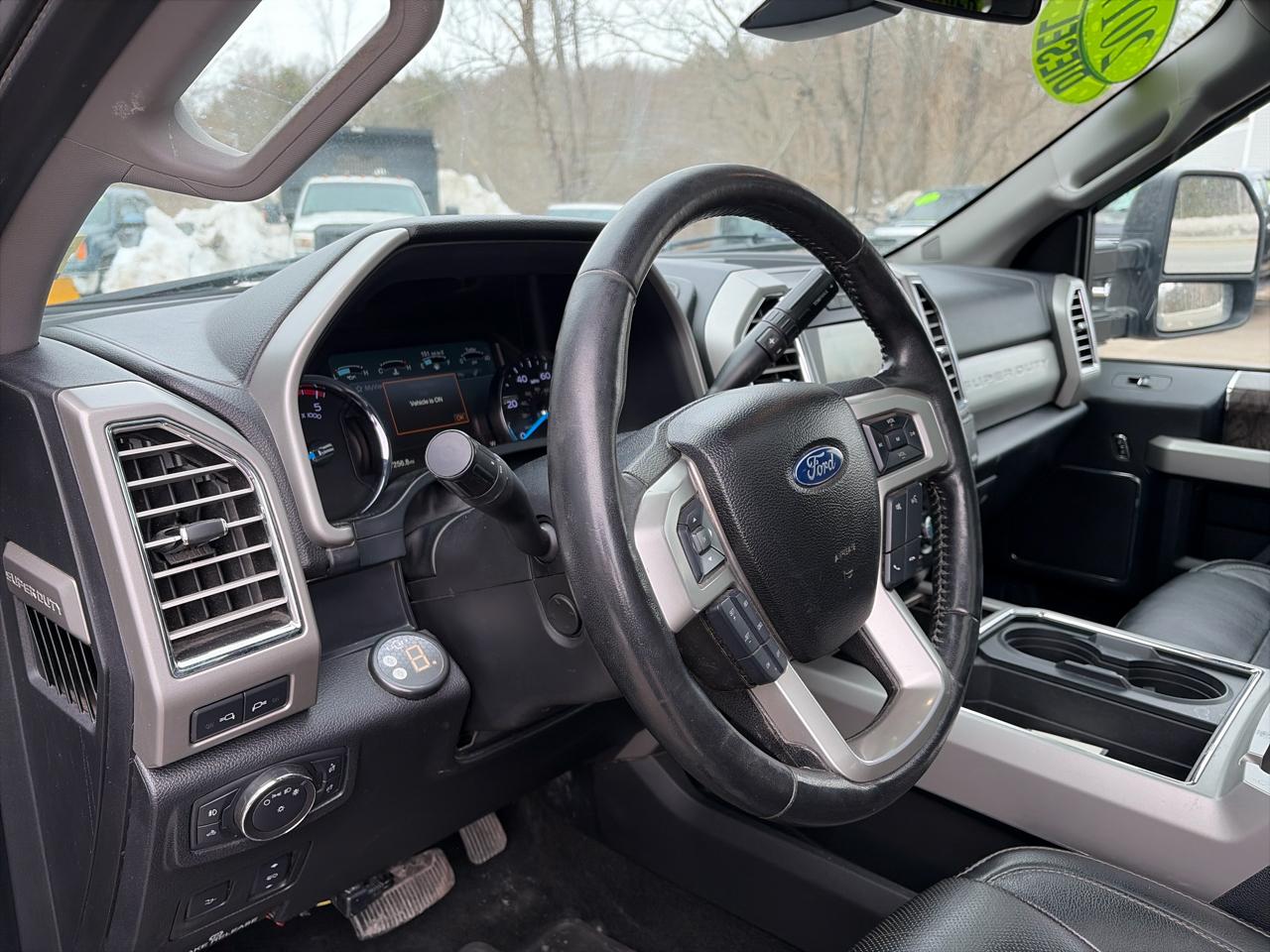 Ford F-350 SD Lariat Crew Cab Long Bed DRW 4WD 2017